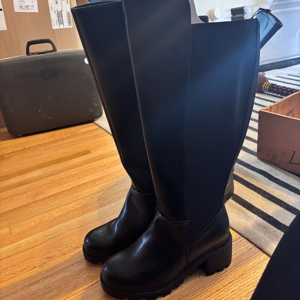 ShoeDazzle AYDEN CHUNKY BLOCK HEELED BOOT